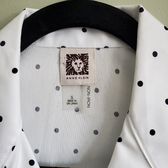 NWT Anne Klein Navy Polka Dot Sleeveless Blouse S - Picture 5 of 5